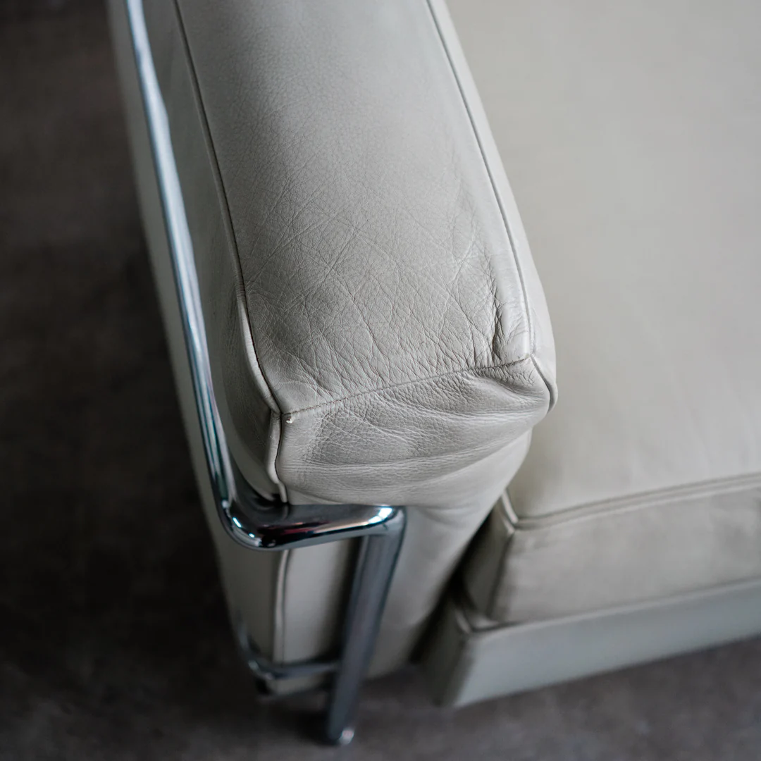 Cassina - LC 2 - 3-Sitzer Sofa - Leder hell - Le Corbusier, Charlotte Perriand & Pierre Jeanneret -  guter gebrauchter Zustand - Image 3