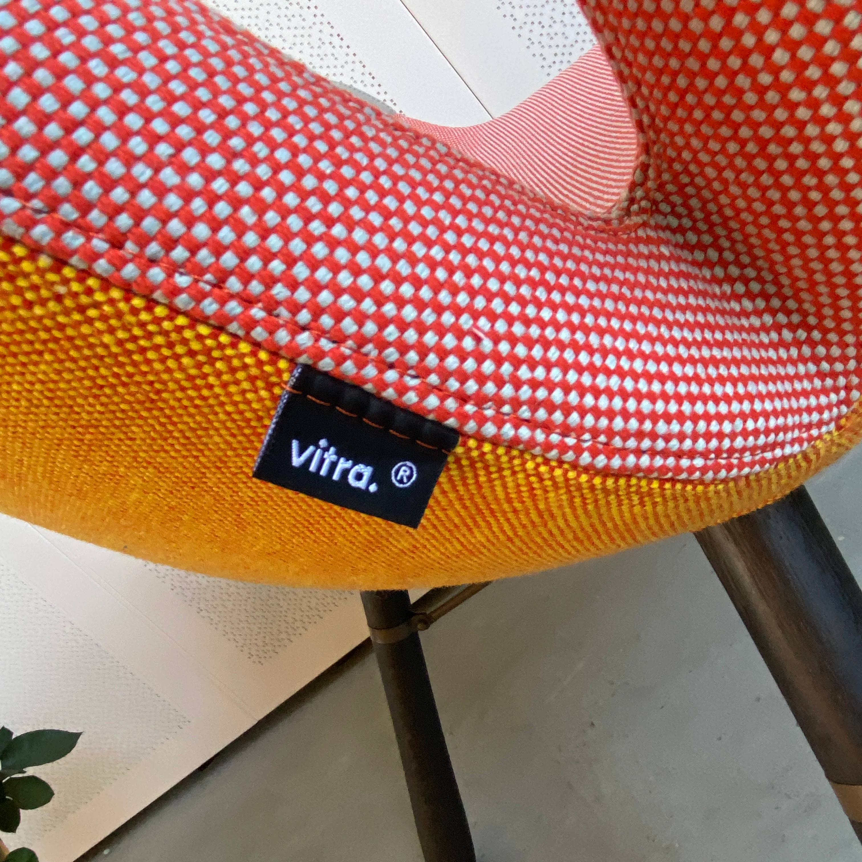 Vitra - East River Chair - Sessel - rot - Ausstellungsstück - Image 12