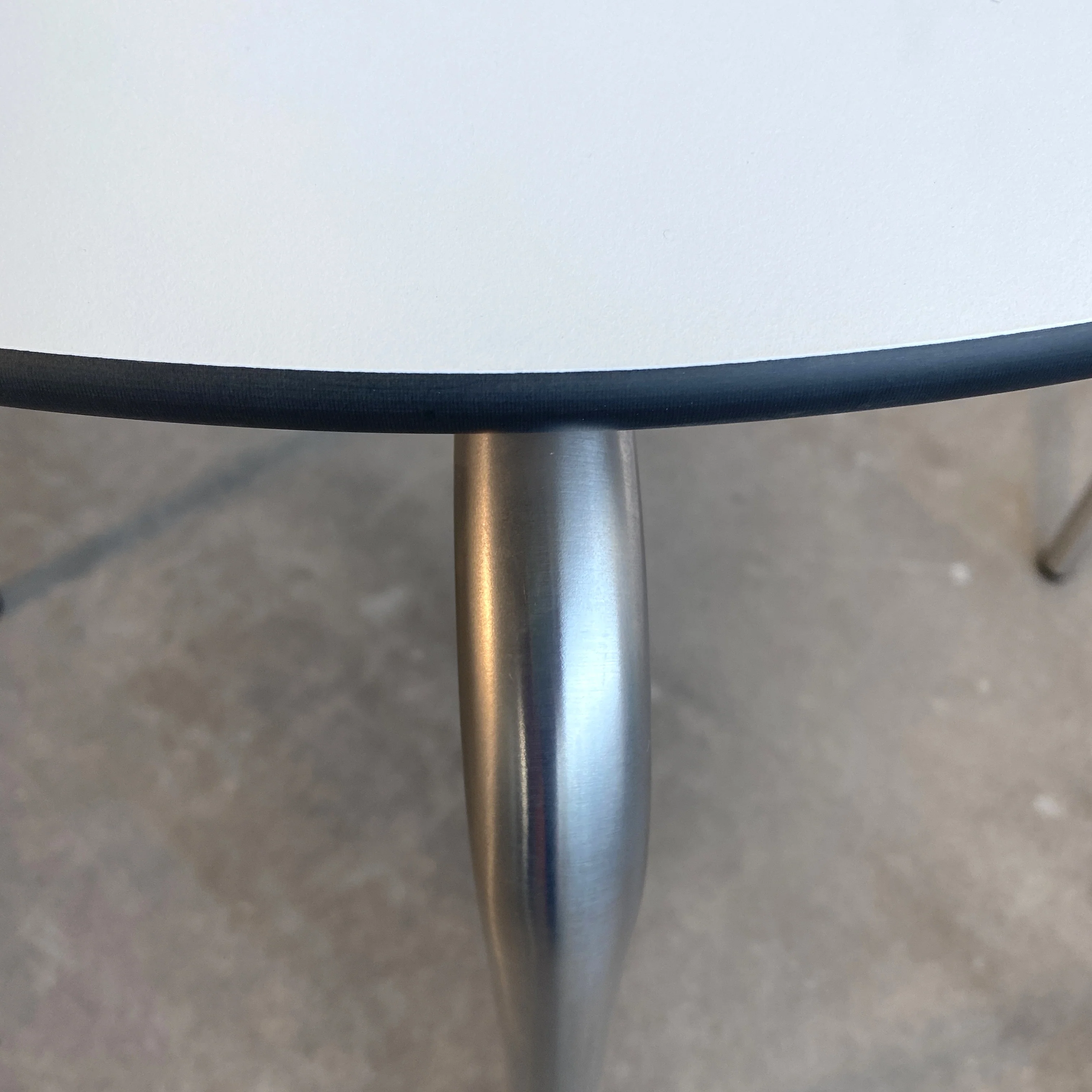 Vitra - Standard Table rund - weiß/Edelstahl - Outdoor - TOP Zustand - Image 10