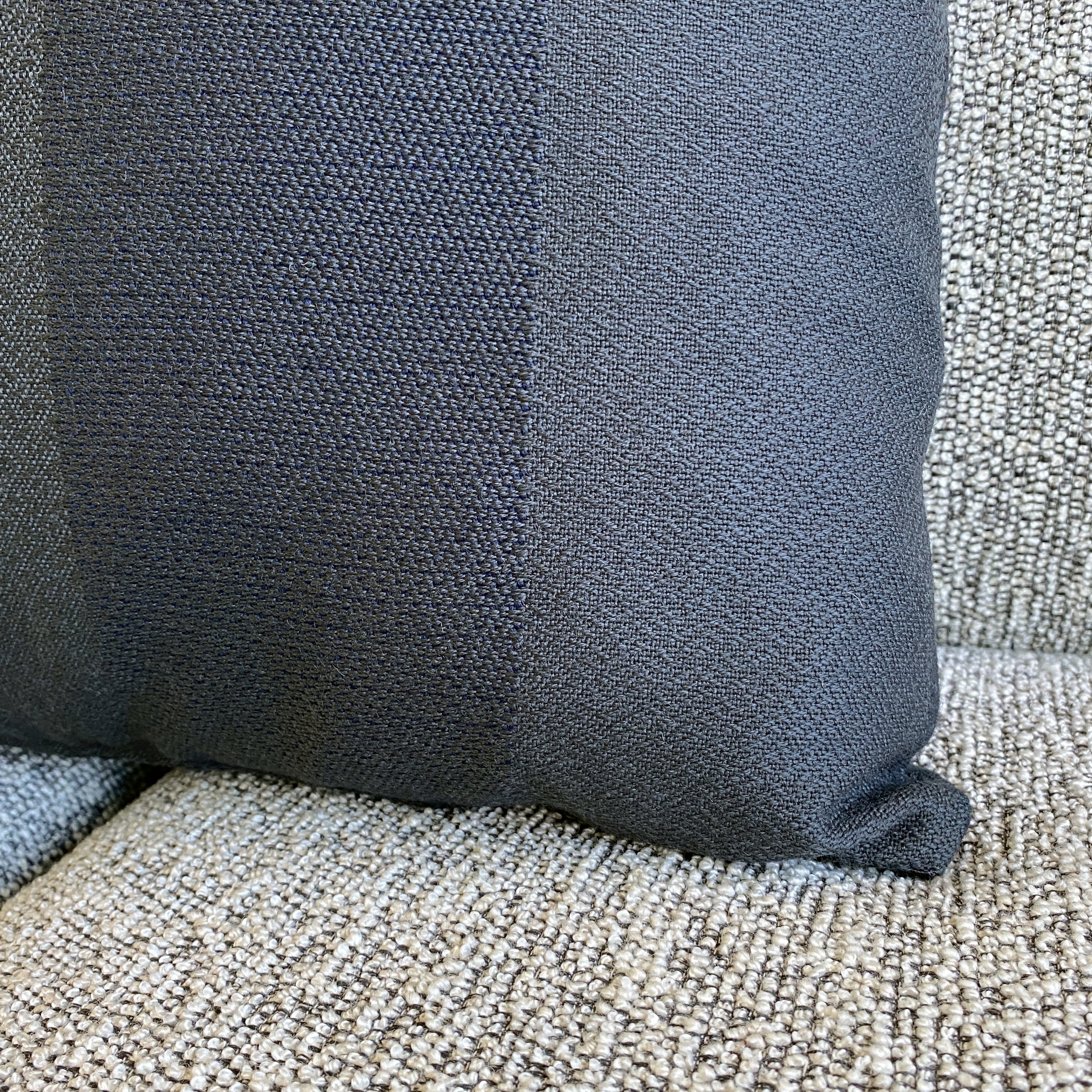 Vitra - Suita - Kissen - 60 x 40 cm - dunkelgrau gestreift - TOP Zustand - Image 5